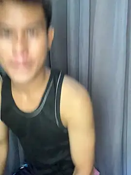 Snapshot of Asianboy_2000 chatting on 07-01-26, 06:37 Asianboy 2000 online show from 07-01-26, 06:37