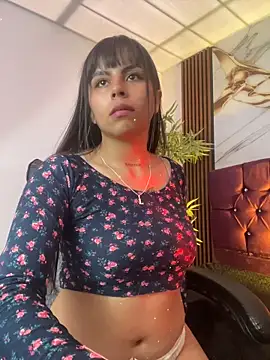 Snapshot of Candy_ec chatting on 06-16-26, 07:16 Candy ec online show from 06-16-26, 07:16