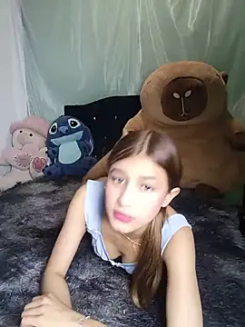 Zoehoney 18 online show from 06-10-26, 04:12