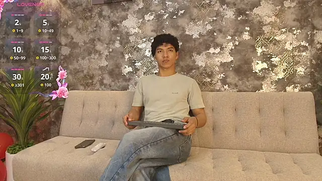 Snapshot of Maximiliano_Young chatting on 06-09-26, 01:01 Maximiliano Young online show from 06-09-26, 01:01