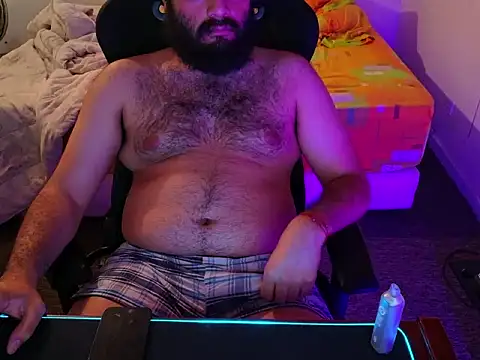 Latinbearhairy online show from 06-17-26, 05:10
