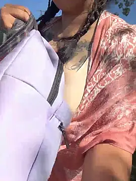 lickluxpssy3 online show from 06-11-26, 04:16