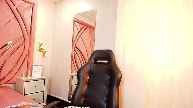 pamelaQenn2 online show from 07-01-26, 06:51