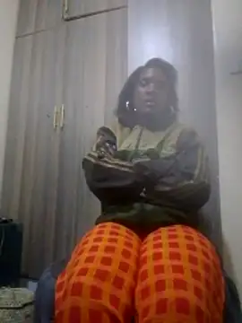 Snapshot of Creamymom4 chatting on 06-03-26, 03:28 Creamymom4 online show from 06-03-26, 03:28