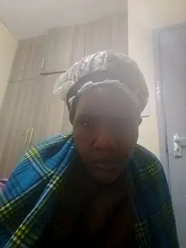 Snapshot of Creamymom4 chatting on 06-16-26, 06:43 Creamymom4 online show from 06-16-26, 06:43
