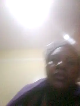 Snapshot of Creamymom4 chatting on 06-17-26, 09:34 Creamymom4 online show from 06-17-26, 09:34