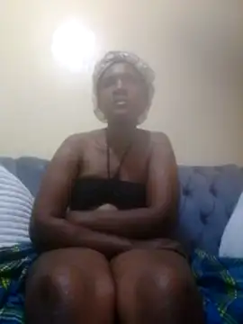 Snapshot of Creamymom4 chatting on 06-18-26, 12:42 Creamymom4 online show from 06-18-26, 12:42
