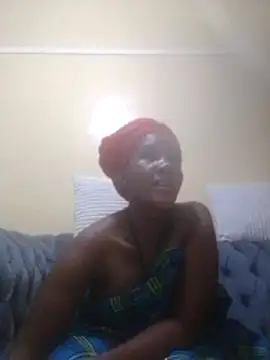 Snapshot of Creamymom4 chatting on 06-19-26, 01:10 Creamymom4 online show from 06-19-26, 01:10