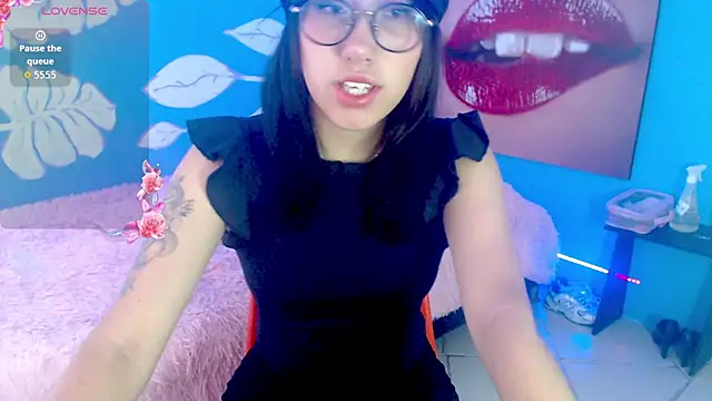 Snapshot of eli_doll chatting on 06-04-26, 11:27 eli doll online show from 06-04-26, 11:27