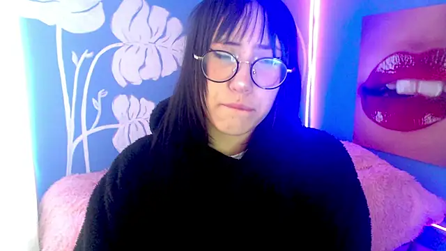 Snapshot of eli_doll chatting on 07-08-26, 11:15 eli doll online show from 07-08-26, 11:15