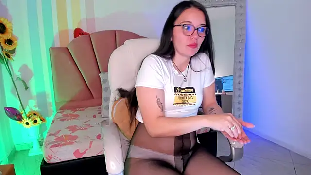 Snapshot of Emma_lakshmi chatting on 07-18-26, 03:49 Emma lakshmi online show from 07-18-26, 03:49