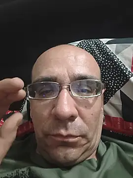 Snapshot of Larback2026 chatting on 06-05-26, 08:09 Larback2026 online show from 06-05-26, 08:09