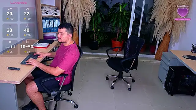 Snapshot of Zaddus chatting on 06-07-26, 04:27 Zaddus online show from 06-07-26, 04:27