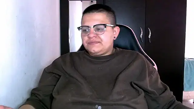 Snapshot of Kristy_rouseXXX chatting on 07-16-26, 04:24 Kristy rouseXXX online show from 07-16-26, 04:24