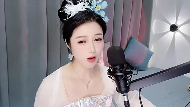 Momo-Wow online show from 06-15-26, 06:37