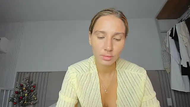 SofiClimbing online show from 12-17-25, 03:01