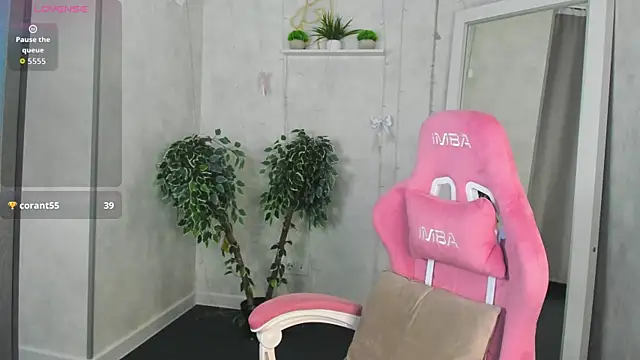 Snapshot of Violeta_Paul chatting on 07-06-26, 12:18 Violeta Paul online show from 07-06-26, 12:18