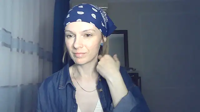 Snapshot of AdelleLovee_ chatting on 06-07-26, 06:11 AdelleLovee online show from 06-07-26, 06:11