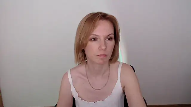 Snapshot of AdelleLovee_ chatting on 06-09-26, 09:54 AdelleLovee online show from 06-09-26, 09:54