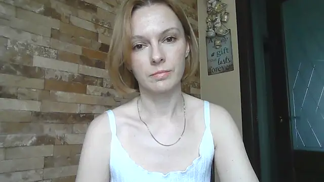 Snapshot of AdelleLovee_ chatting on 06-10-26, 10:03 AdelleLovee online show from 06-10-26, 10:03