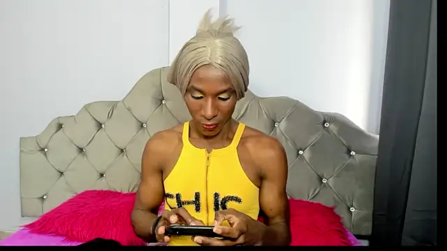Snapshot of ameralis31 chatting on 06-17-26, 01:45 ameralis31 online show from 06-17-26, 01:45