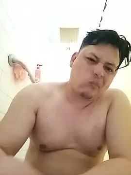 Snapshot of Ezequiel34 chatting on 06-13-26, 04:10 Ezequiel34 online show from 06-13-26, 04:10
