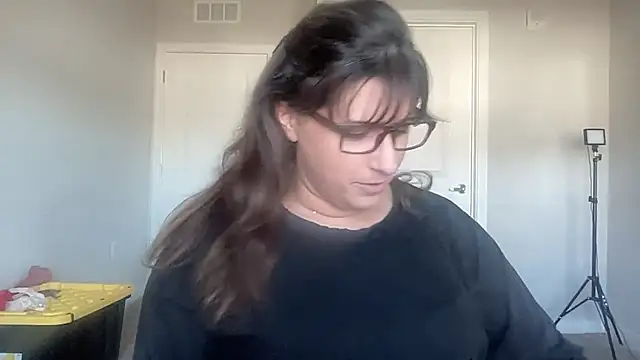 Snapshot of maddiliz chatting on 12-20-25, 07:32 maddiliz online show from 12-20-25, 07:32