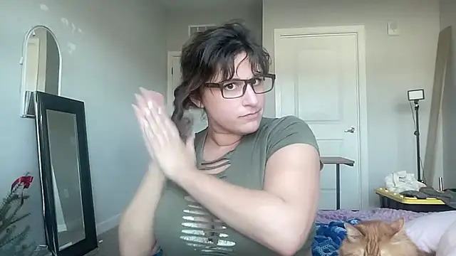 Snapshot of maddiliz chatting on 12-22-25, 09:01 maddiliz online show from 12-22-25, 09:01