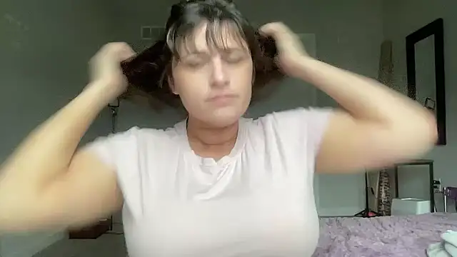 Snapshot of maddiliz chatting on 01-06-26, 08:23 maddiliz online show from 01-06-26, 08:23