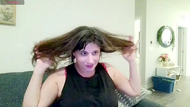 Snapshot of maddiliz chatting on 02-08-26, 01:31 maddiliz online show from 02-08-26, 01:31