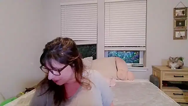 Snapshot of maddiliz chatting on 02-10-26, 07:56 maddiliz online show from 02-10-26, 07:56