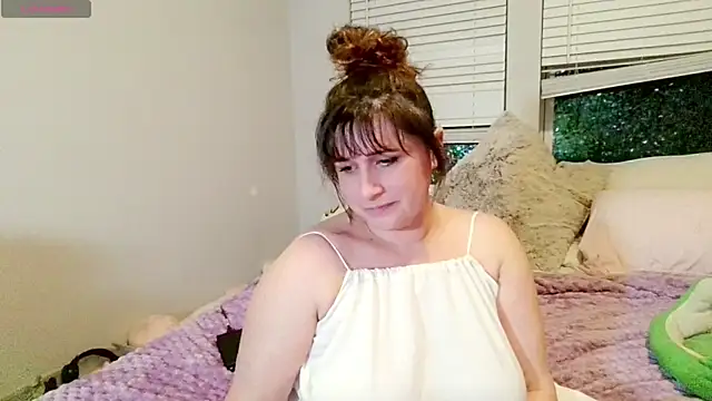 Snapshot of maddiliz chatting on 02-20-26, 03:03 maddiliz online show from 02-20-26, 03:03