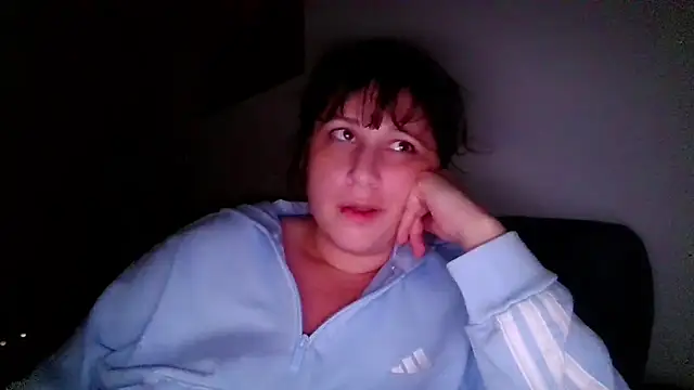 Snapshot of maddiliz chatting on 03-04-26, 03:23 maddiliz online show from 03-04-26, 03:23