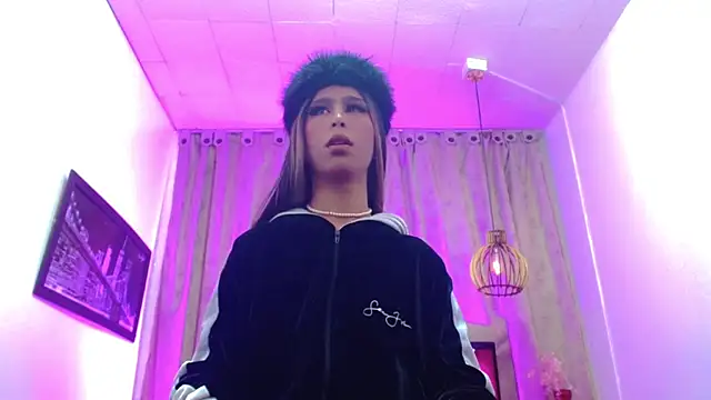 Honey Balenciaga online show from 07-18-26, 07:28