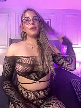 Snapshot of SunnyLuxxx chatting on 07-04-26, 07:20 SunnyLuxxx online show from 07-04-26, 07:20