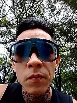Snapshot of Brandonsexxxx chatting on 06-08-26, 07:47 Brandonsexxxx online show from 06-08-26, 07:47