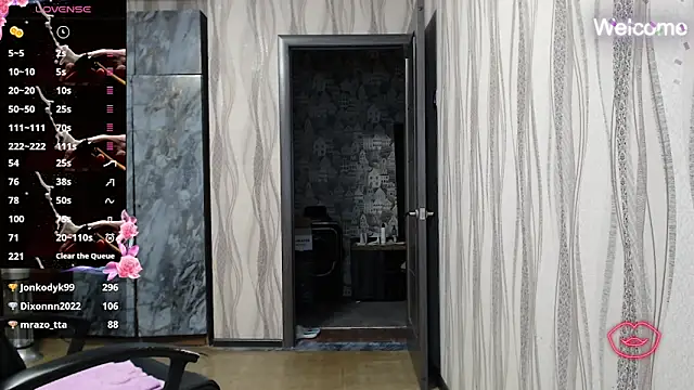 Snapshot of Yevgeshka-Milashka chatting on 10-27-25, 06:50 Yevgeshka-Milashka online show from 10-27-25, 06:50