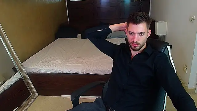Snapshot of FelixRook chatting on 06-18-26, 04:24 FelixRook online show from 06-18-26, 04:24