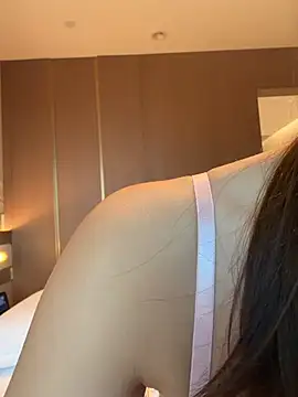 QIQI-QIQI-01 online show from 07-15-26, 10:42
