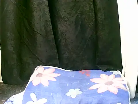 Snapshot of Sweet_zuri001 chatting on 06-27-26, 12:44 Sweet zuri001 online show from 06-27-26, 12:44
