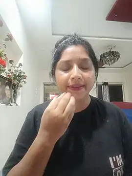 Snapshot of Baby_g77 chatting on 08-06-26, 05:48 Baby g77 online show from 08-06-26, 05:48