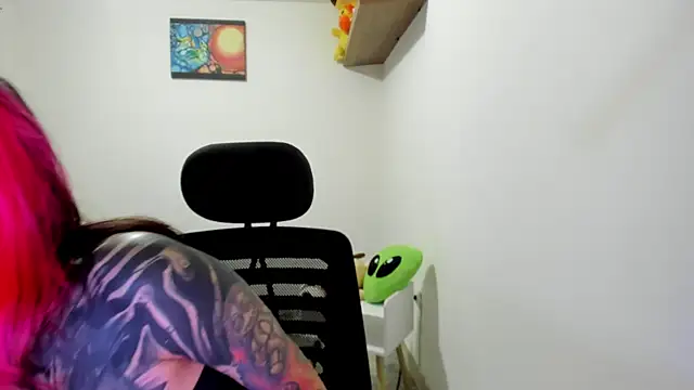 Nickidoll66  online show from 06-21-26, 11:35