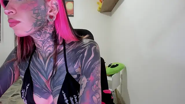 Nickidoll66  online show from 07-05-26, 03:23
