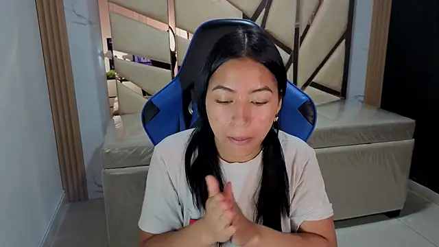 lia x a online show from 06-21-26, 12:30