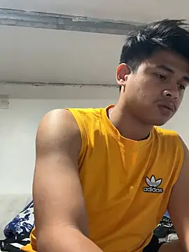 ChocoYummyHotdog online show from 06-05-26, 11:49