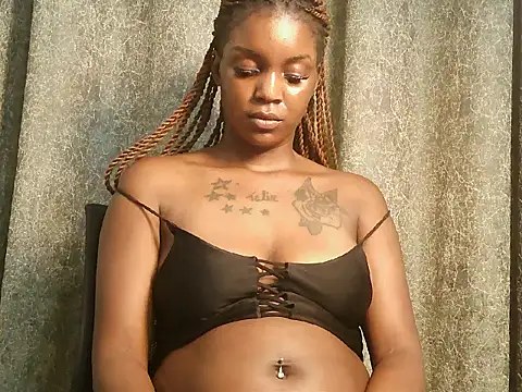 Snapshot of Godessbree chatting on 07-25-26, 02:31 Godessbree online show from 07-25-26, 02:31
