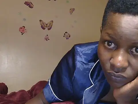 Snapshot of lunah_sexxy chatting on 06-16-26, 06:38 lunah sexxy online show from 06-16-26, 06:38
