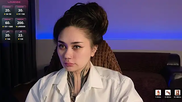 KarenHotFlirt online show from 06-12-26, 03:00