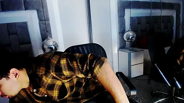 LucasThomson  online show from 06-18-26, 04:02