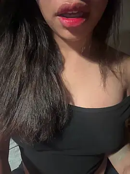 Snapshot of QuynhAnhhh_sweet chatting on 06-29-26, 10:10 QuynhAnhhh sweet online show from 06-29-26, 10:10